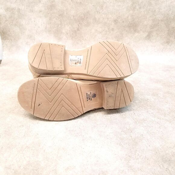 SODA Womens Size 6.5 Tan Lace Up Ankle Boot Combat Fashion Booties - Picture 9 of 10